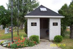 Kirkland_Lake_cemetery_Ont.jpg