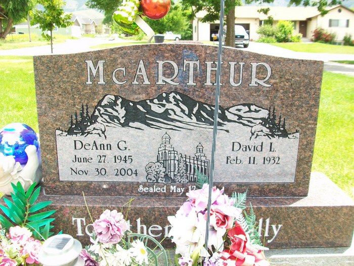 Mcarthur-headstone.jpg