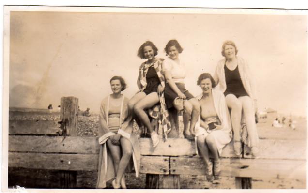 Wendy, Patricia, Rah, Kay and Florence at Little Hampton in 1936.jpg